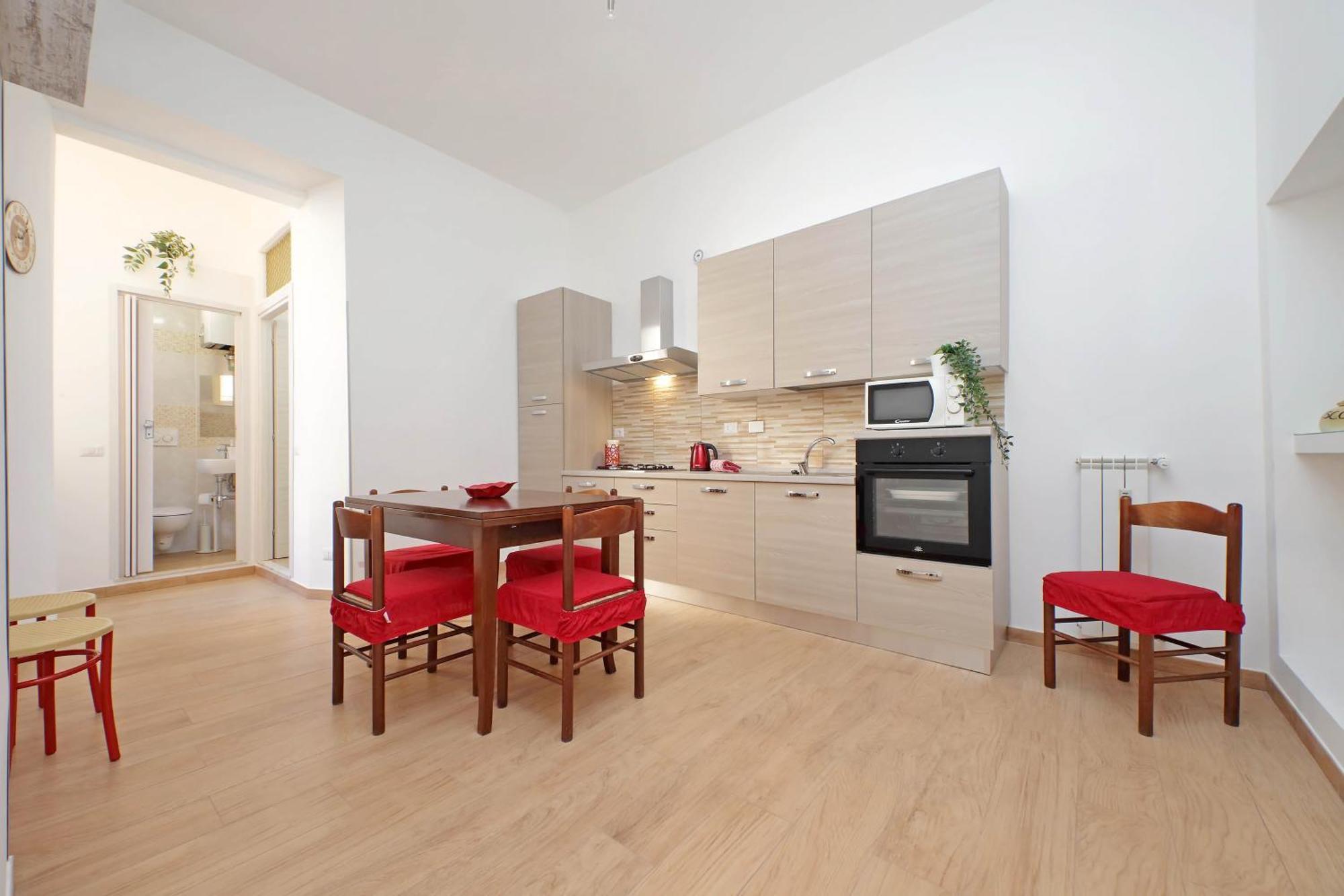 Julius House — Foto 1