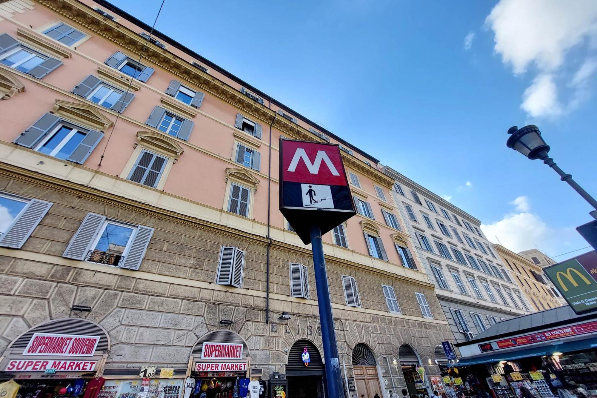 Julius House, Rome